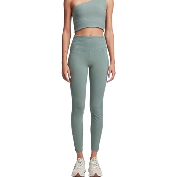 Bandier x Sincerely Jules The Meadow Legging in Fatigue Green - Picture 2 of 12
